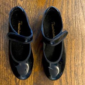 Toddler girl tap shoes